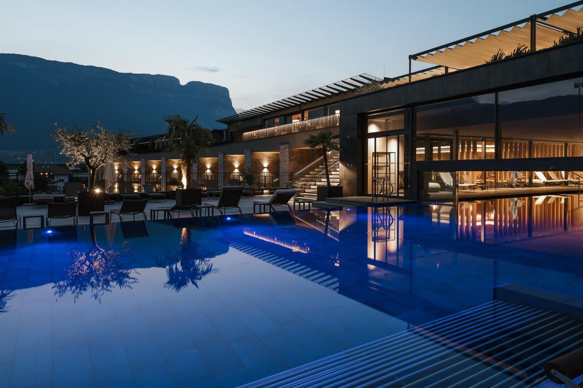 Weinegg Wellviva Resort アッピアーノ・スッラ・ストラーダ・デル・ヴィーノ エクステリア 写真