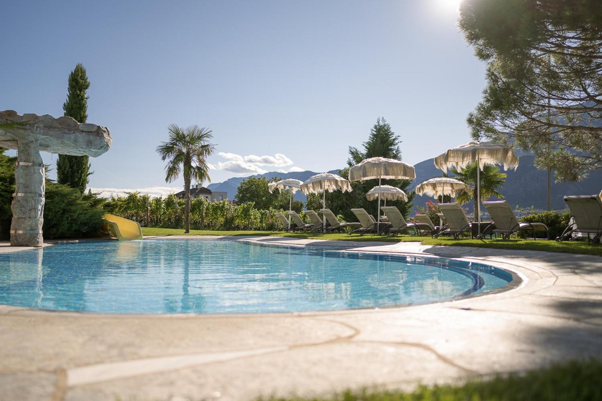 Weinegg Wellviva Resort アッピアーノ・スッラ・ストラーダ・デル・ヴィーノ エクステリア 写真